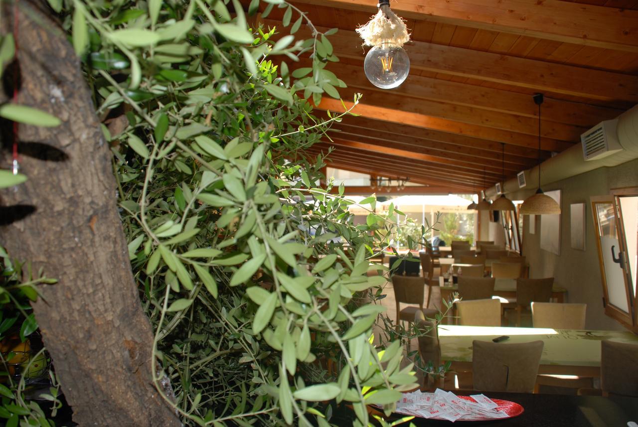 Отель Olive Tree Саранда Экстерьер фото